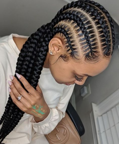 Pre-stretched braiding hair is convenient because it reduces the time and effort required for braiding. The fact that it's itch-free and made from 100% Kanekalon fiber indicates its quality 4 bundles are enough for a headset